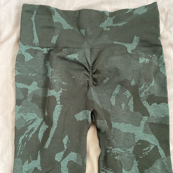 Gymshark Green Adapt Camo Leggings - Picture 3 of 3